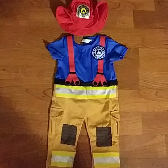 Fireman Costume - Picture 2 of 7
